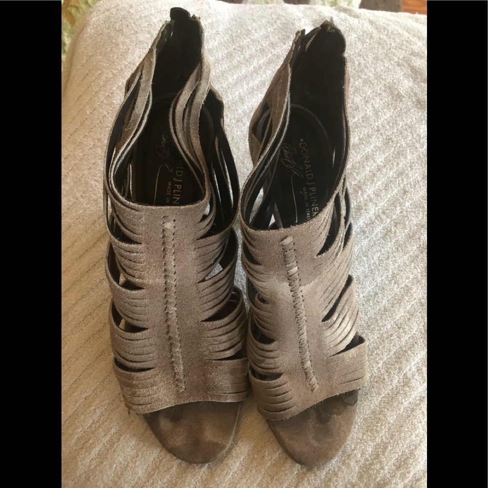 Donald Pliner suede sandals